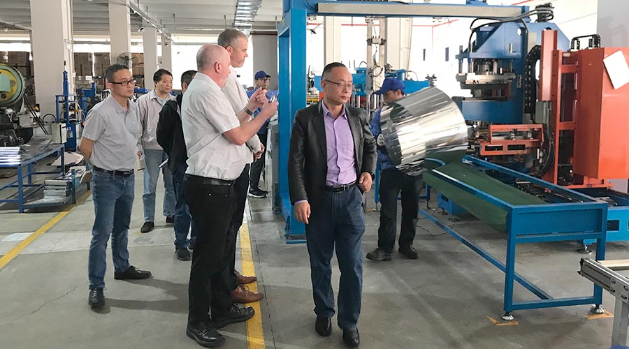 三年疫情后首訪！英國(guó)客戶(hù)Buyitdirec蒞臨金環(huán)電器視察