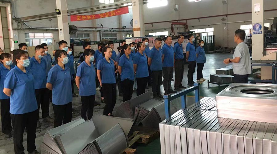 五一放假在即！金環(huán)電器沖壓車間開展早會強(qiáng)調(diào)工作效率