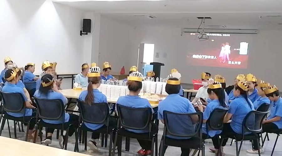 歡聚一堂 溫暖相伴！金環(huán)電器舉辦9月員工生日會(huì)